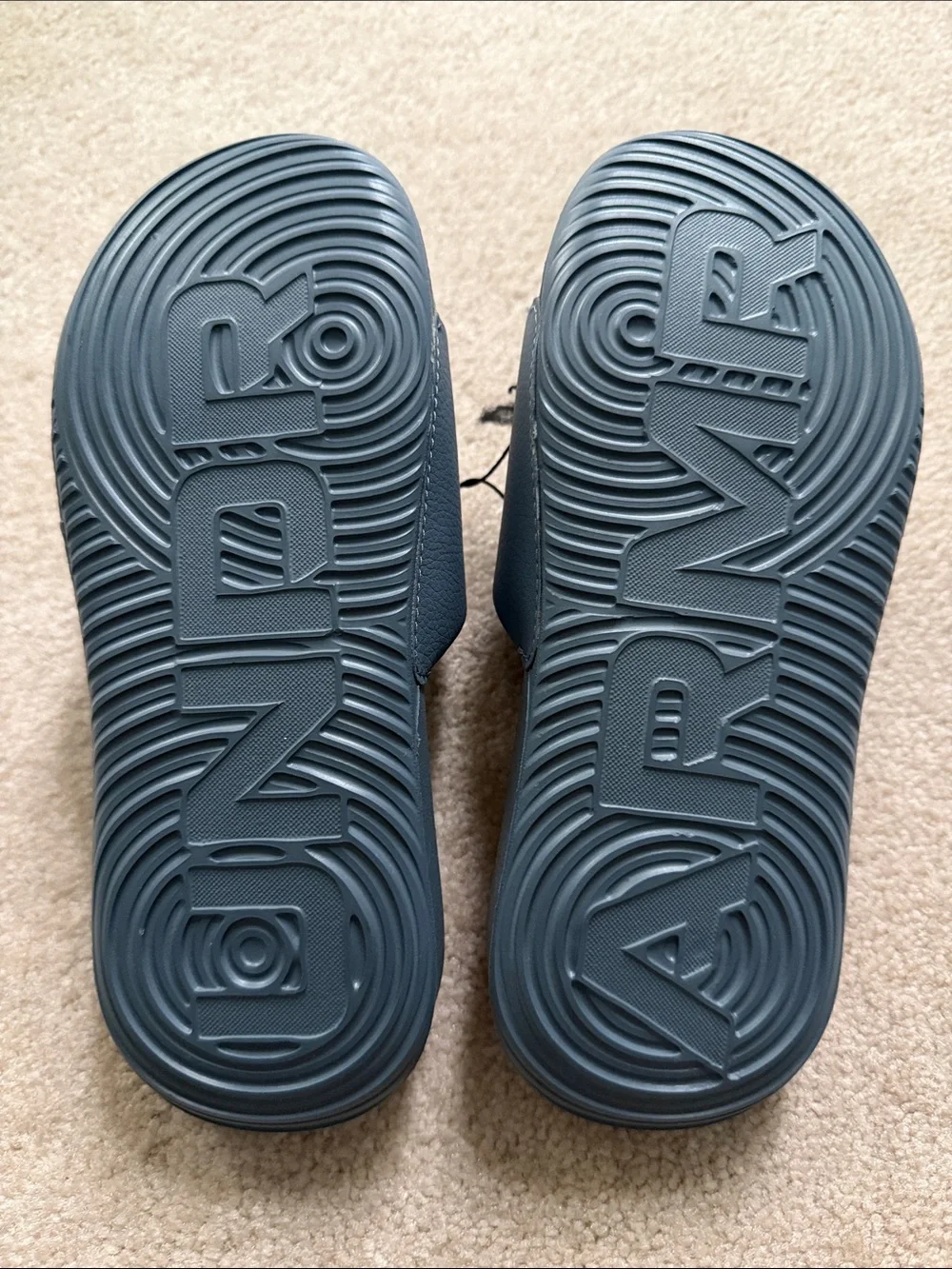 Under Armor slides - new